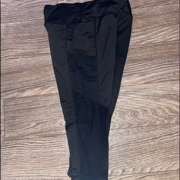 🖤 SHEIN Mesh Insert Cropped Leggings 🖤 - Picture 7 of 10